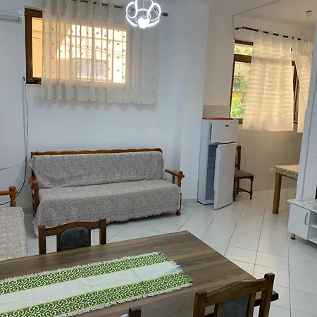 Beachside Apartamento *